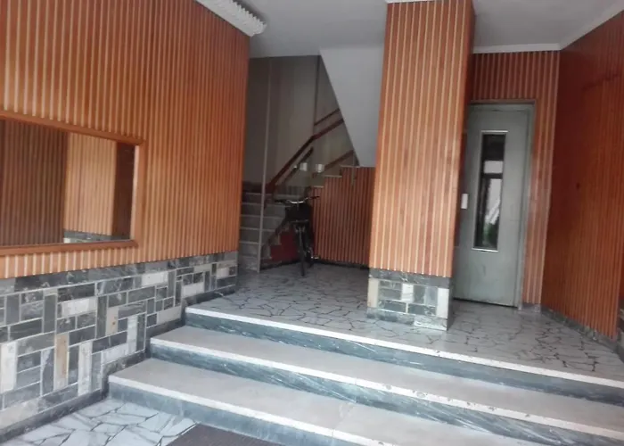 Ylli House *