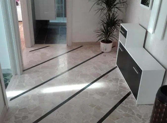 Апартаменты Ylli House Санремо