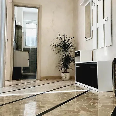 Ylli House Appartamento *