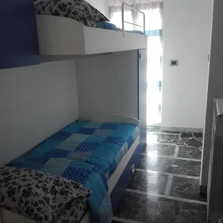 Appartamento Ylli House *