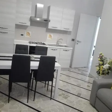 Ylli House 公寓